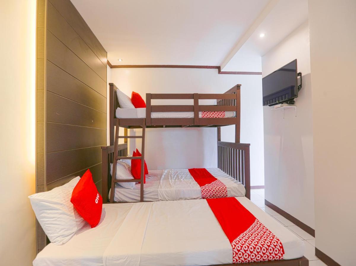 Oyo 759 Royal South Garden Suites Тагайтай Экстерьер фото