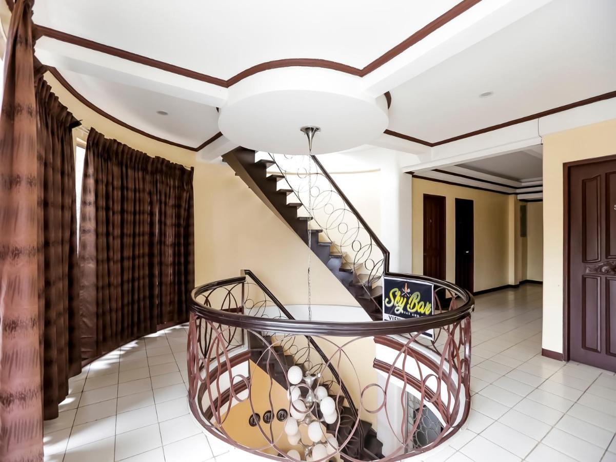 Oyo 759 Royal South Garden Suites Тагайтай Экстерьер фото