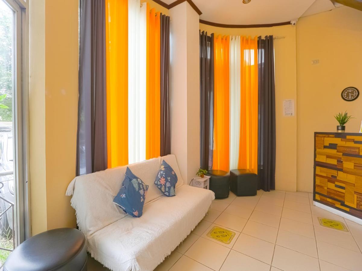 Oyo 759 Royal South Garden Suites Тагайтай Экстерьер фото